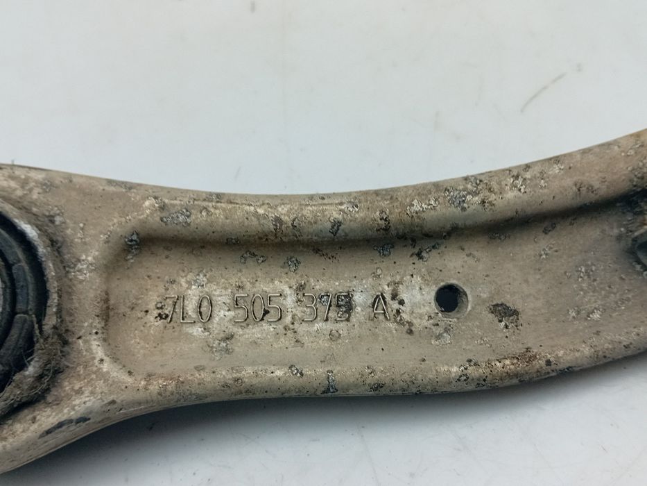 Braço de suspensão trás esquerdo VOLKSWAGEN Touareg (7L)