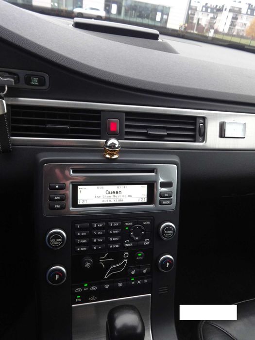 Volvo V70 – 2.4D 175 KM MOMENTUM
