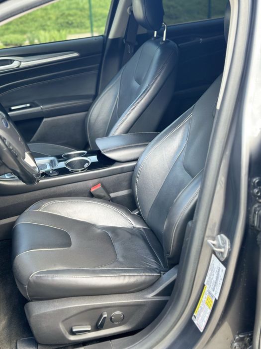 Ford Fusion Hybrid PHEV  Titanium