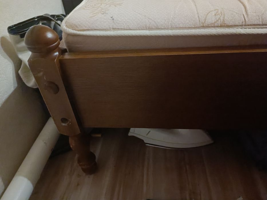 Кровать с  ортопедическим матрасом