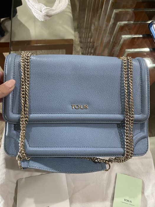 Mala Tous azul com corrente dourada