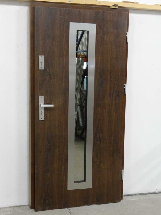 Drzwi zewnętrzne + okucia Otello 3 90 P orzech 1.2W/m²K
