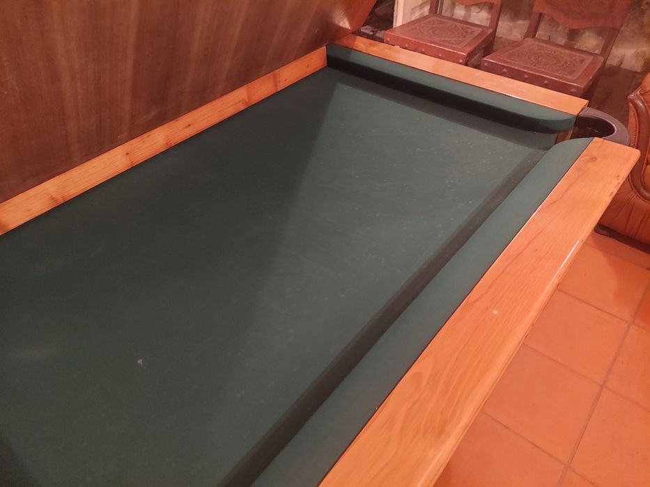 Bilhar - mesa com tampo e acessórios