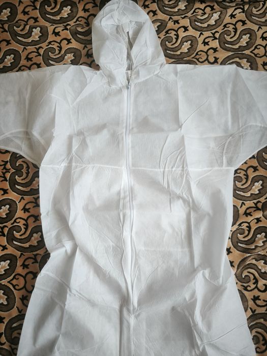 Комбинезон одноразовый