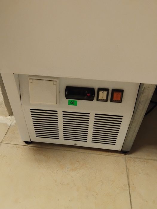 Balcão de refrigeração comprado há um ano novo  ,dentro da garantia