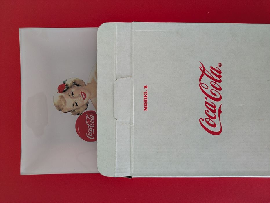 Cinzeiro Coca-Cola Vidro

Novo. Nunca usado. Dentro da embalagem origi