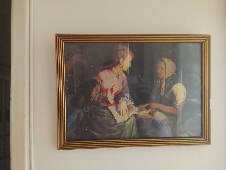 Vendo quadros antigos.