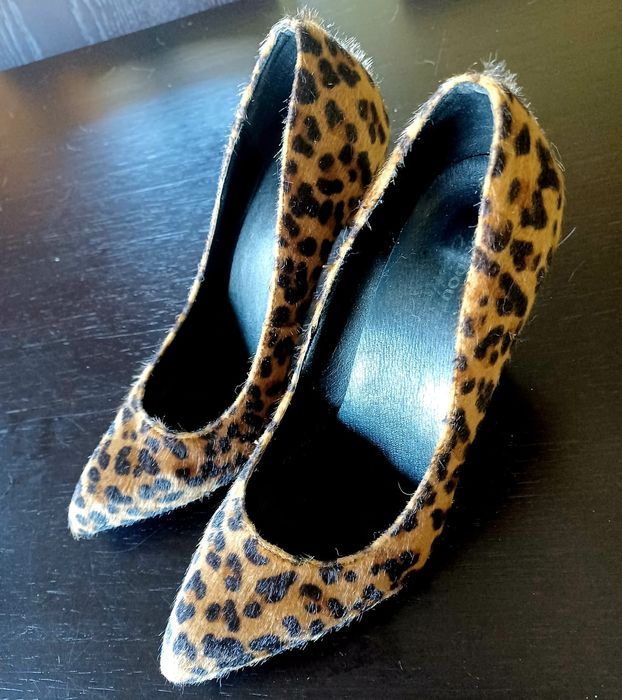 Sapatos estampado tigre LCŔ