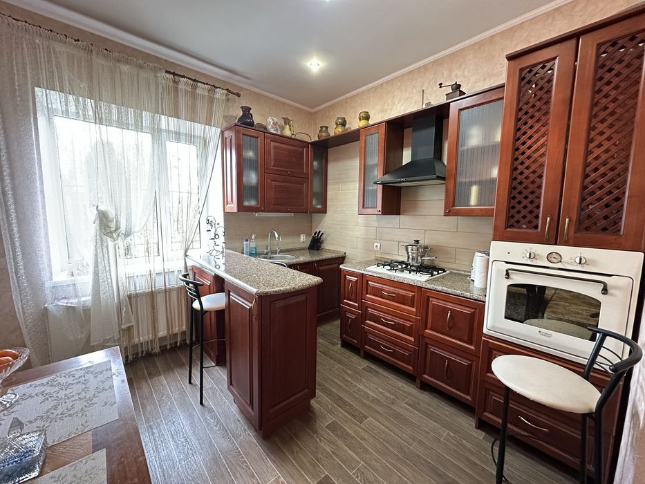 Оренда 3-кімн.квартири в ЦЕНТРІ