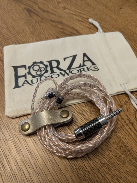 Custom Forza AudioWorks IEM 8 żył Claire Hybrid Furutech 4.4 mm 2-pin