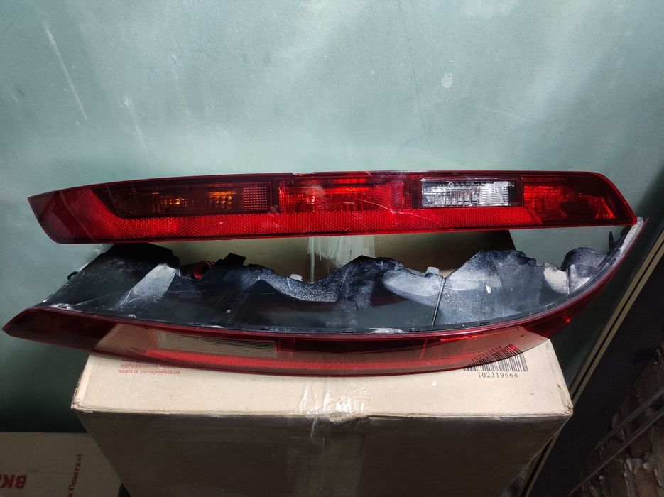 Ліхтарі в задній бампер audi Q5 2019р