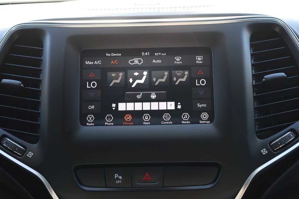 Jeep Cherokee      2020