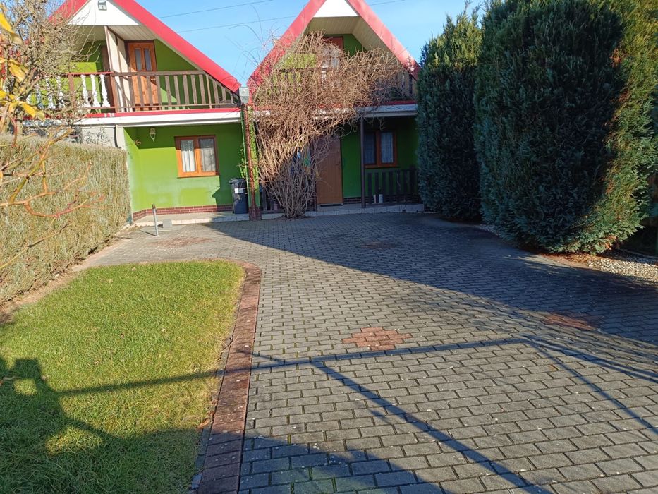 Dom letniskowy nad jeziorem. Tarnów Jezierny.