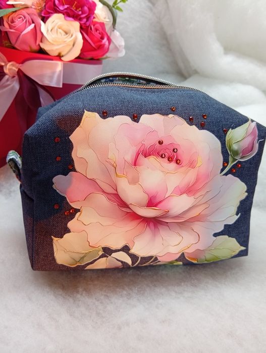 Продам косметичку, подарунок , сумочка