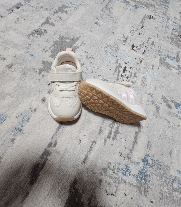 Кросівки  дитячі