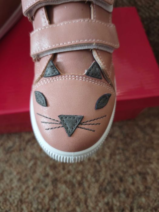 Продам нові кросівки за устілкою 20-21 см