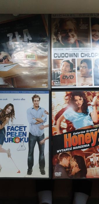 Filmy na płytach  DVD- Szt 8