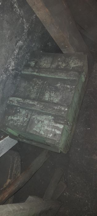 Stara wojskowa skrzynka z czasów II wojny światowej