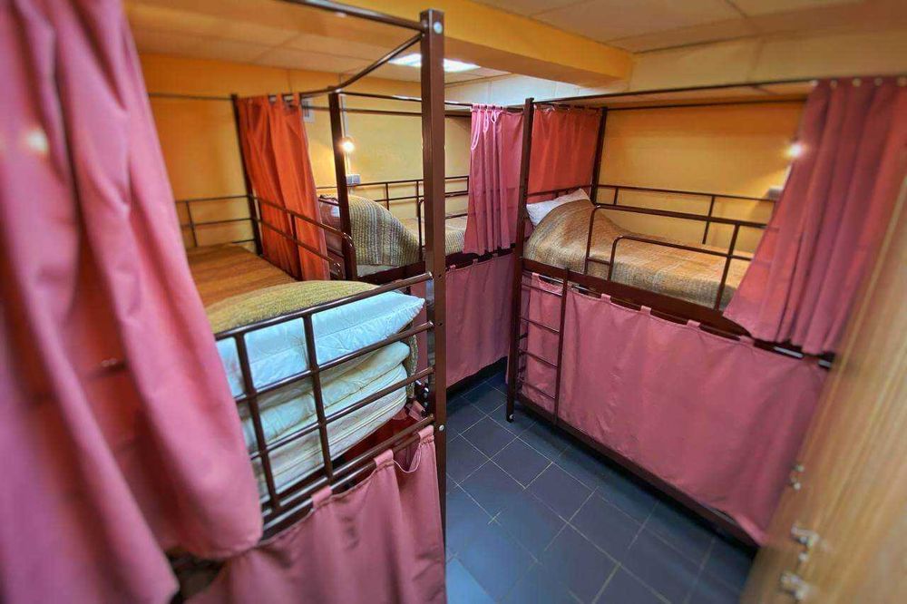 Комфортний хостел з гарним ремонтом. Метро Голосіївська 5 хвилин пішки