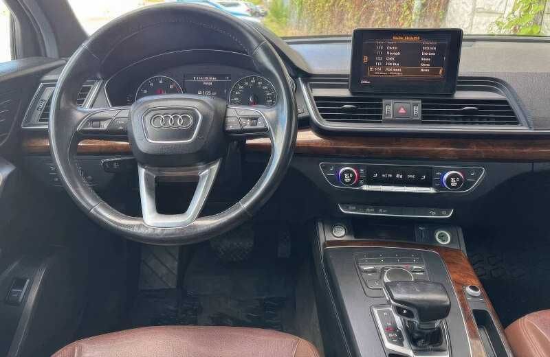 2018   Audi    Q5