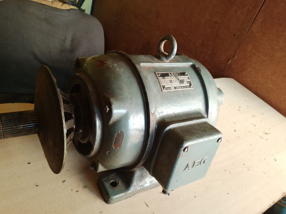 Silnik AEG 800wat