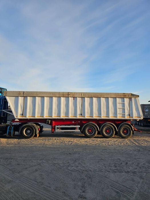 Напівпричіп самоскид