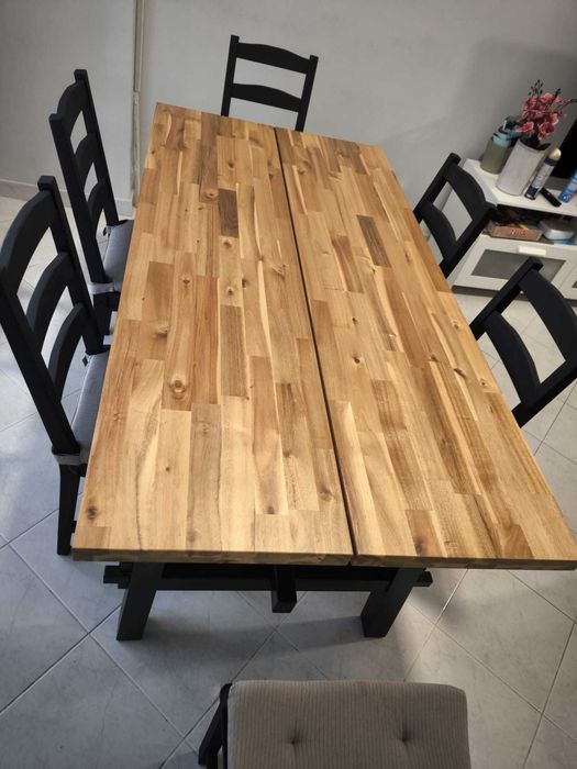Mesa de madeira + 6 cadeiras