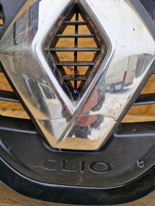 zderzak przód renault clio iv 4