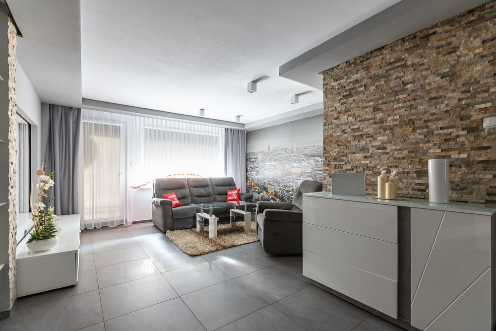 Komfortowe mieszkanie 2 pok. klimatyzacja, rolety suszarka bio kominek