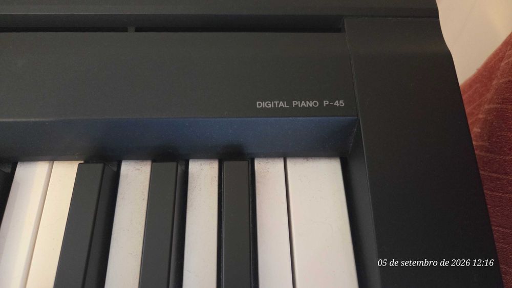 Piano digital Yamaha P45-B