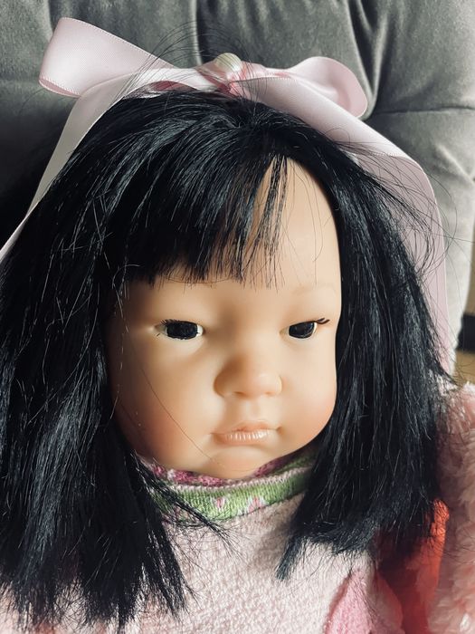 Oryginalna hiszpańska dziewczynka jak żywa!