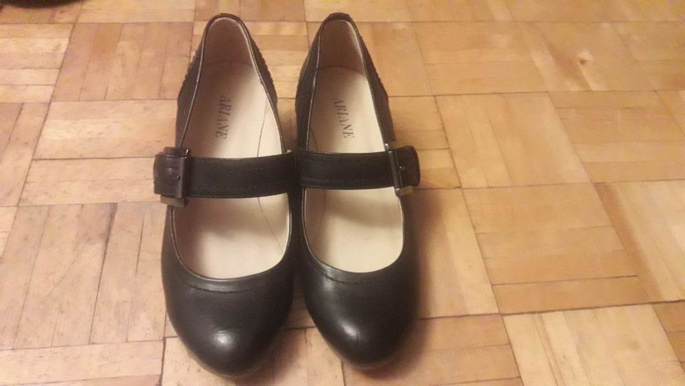 Buty na koturnie