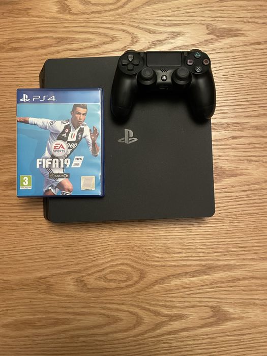 Ps4 500gb + fifa19 em muito bom estado