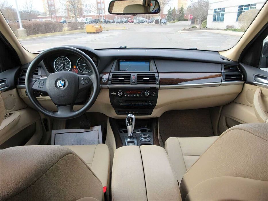 BMW X5 xDrive35d      2012