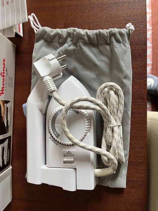 Ferro de engomar de viagem