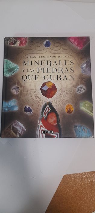 Atlas Ilustrado de Minerais e as Pedras que Curam