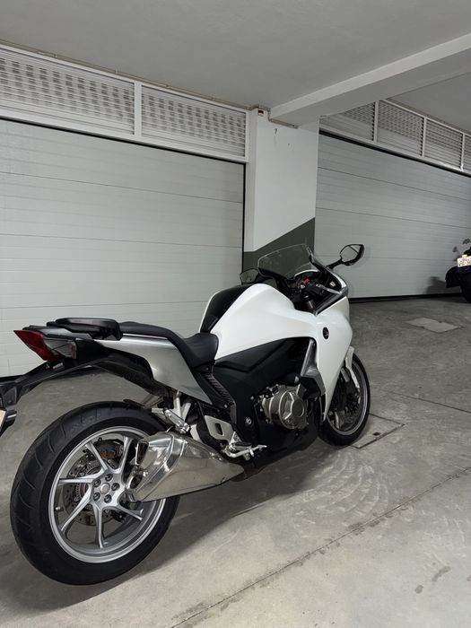 Honda VFR 1200 F DCT como nova