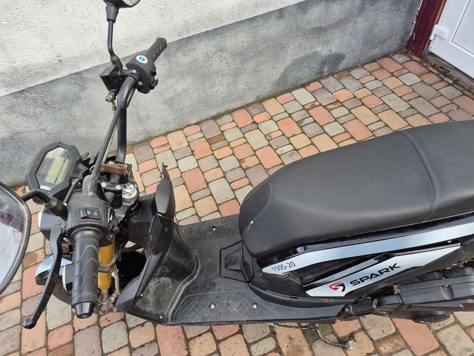 Скутер Spark 150 см³