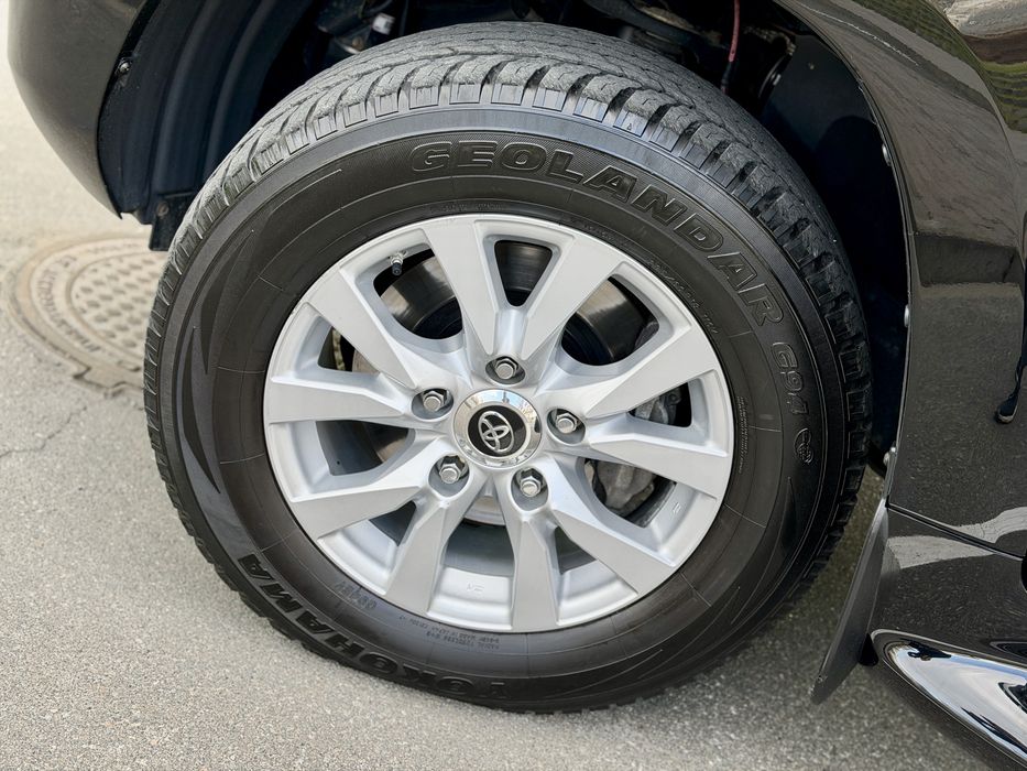 Toyota Land Cruiser 200 4.6 AT 2019 Official