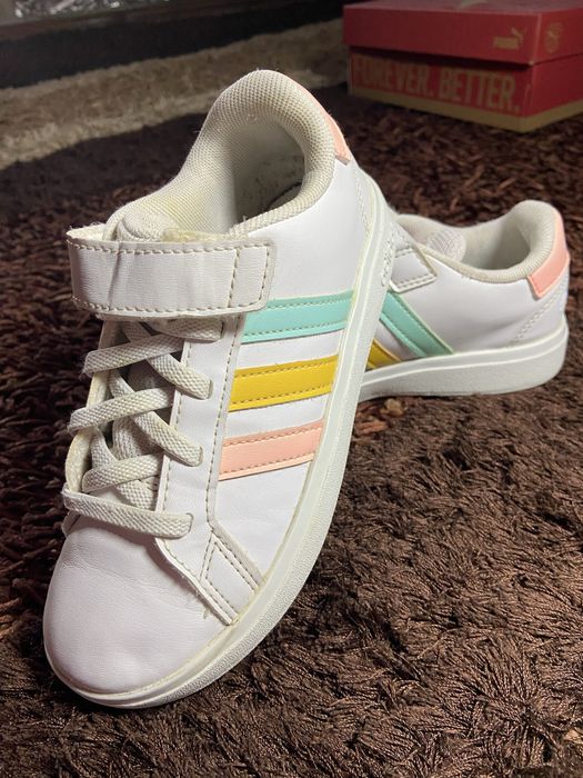 Кеди Adidas 30 розмір, на дівчинку