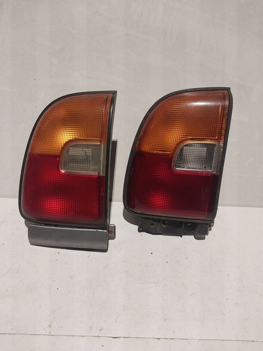 Toyota rav IV 4 I 1  rav4 tylna lampa tył lewa lewy