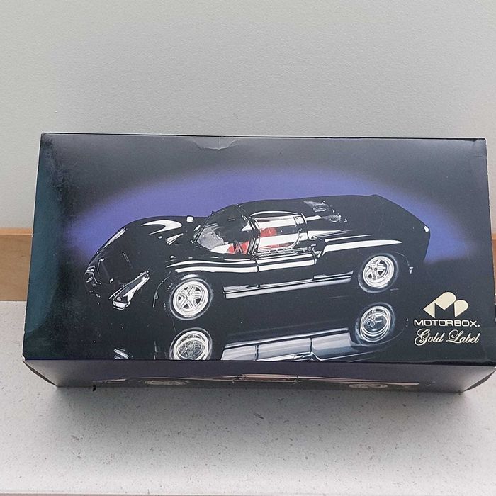 Miniatura Porsche 910 de 1967 EXOTO/Motorbox 1:18 Póvoa De Varzim