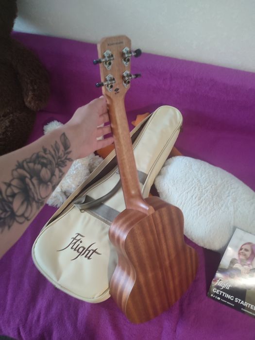 Продам Укулеле нова.