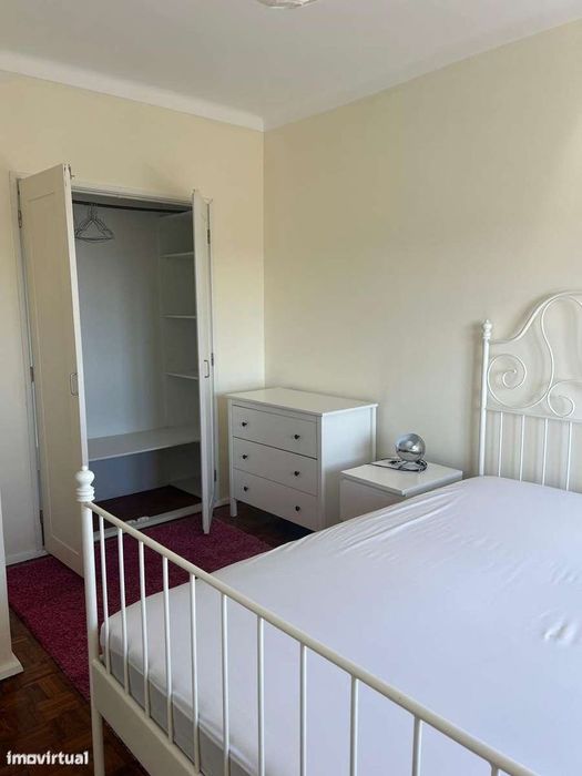 Excelente apartamento T1 mobilado para arrendar no centro de Setúbal
