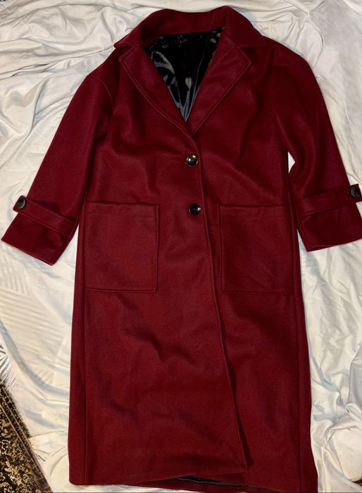 Пальто бургундського кольору довге