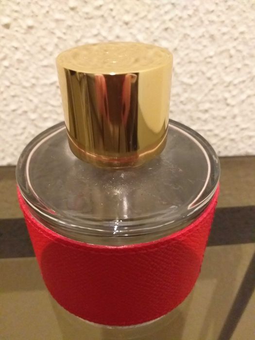Frasco de Perfume Vazio "CH" Com Caixa