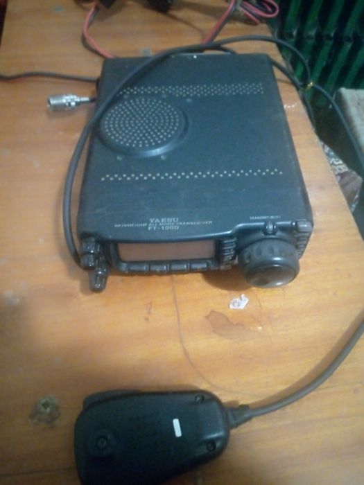 Радіостанція FT-100