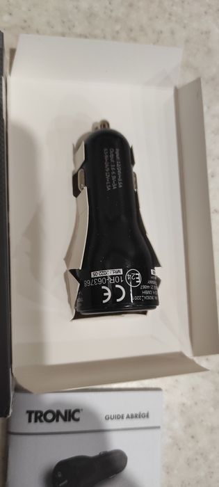 зарядка телефона в авто Tronic