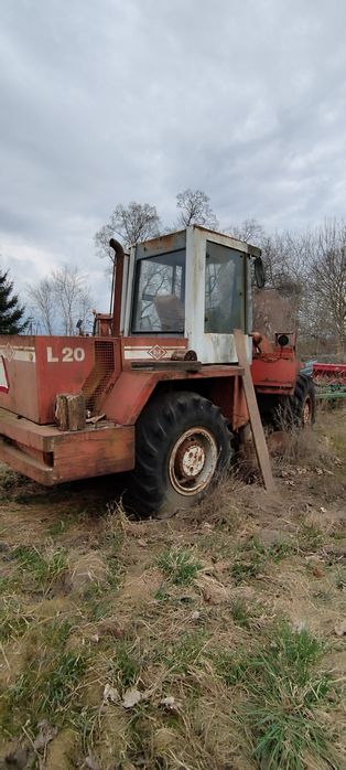 Ładowarka L 20 do naprawy..