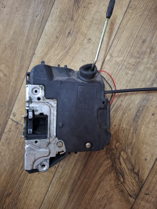 Mercedes w203 Zamek drzwi lewy przód Gwarancja Wysyłka